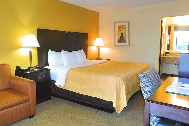 Room 14 of 22