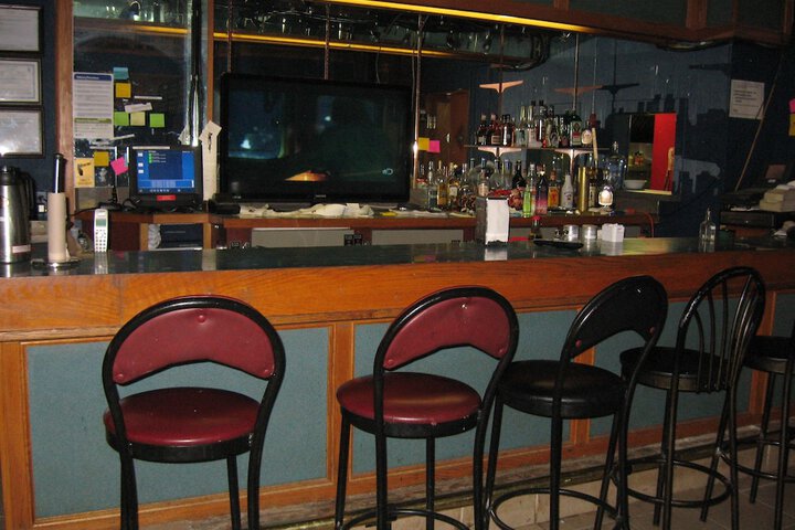 Lounge 34 of 38