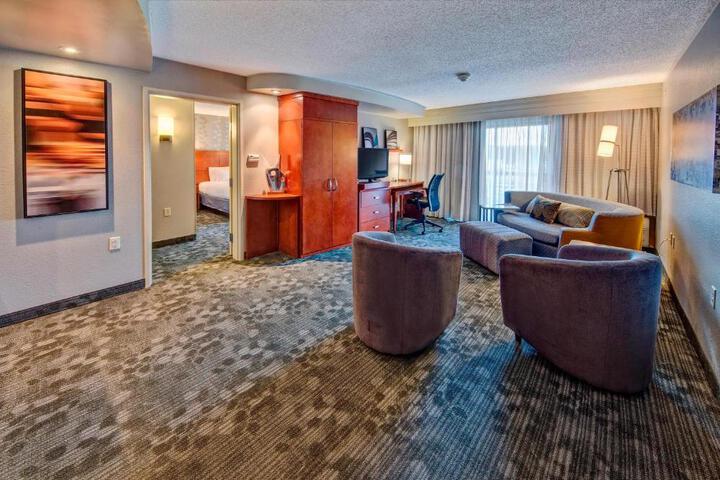 Courtyard by Marriott Alexandria
