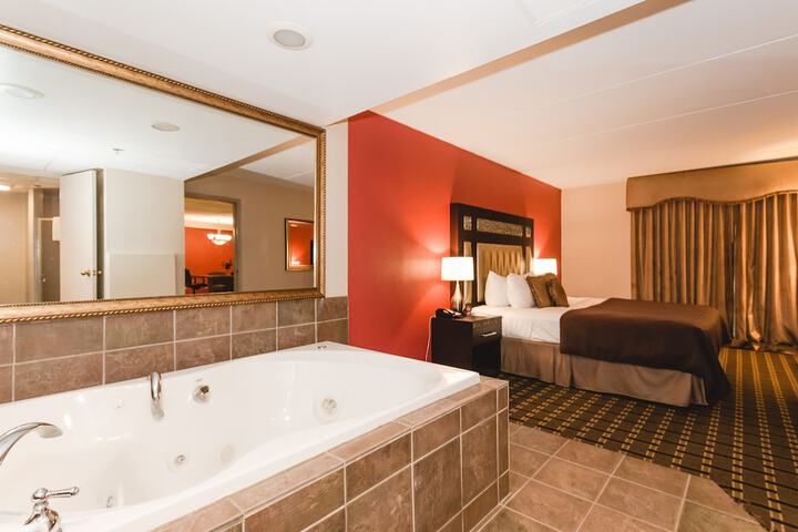 Ramada Hotel & Conference Center by Wyndham Plymouth