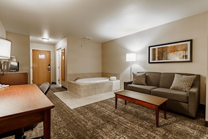 Room 28 of 46