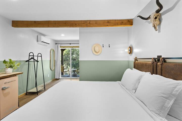 Room 27 of 52