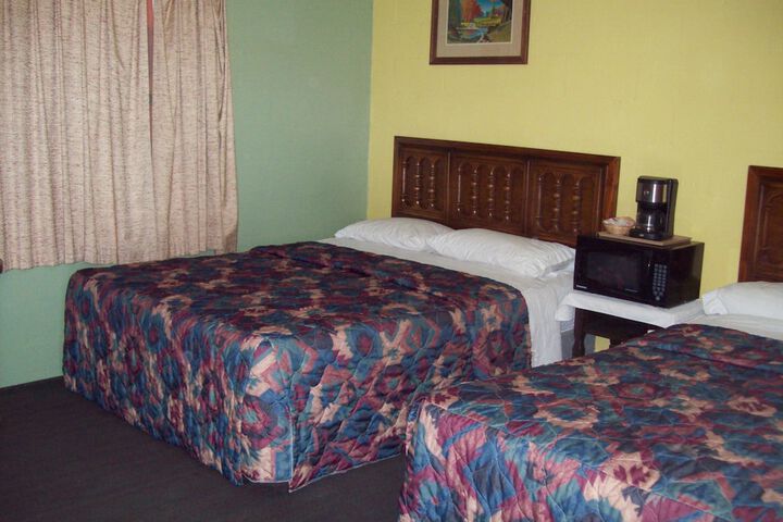 Room 32 of 40