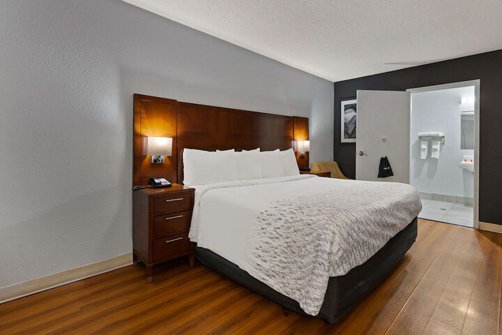 Room 30 of 58