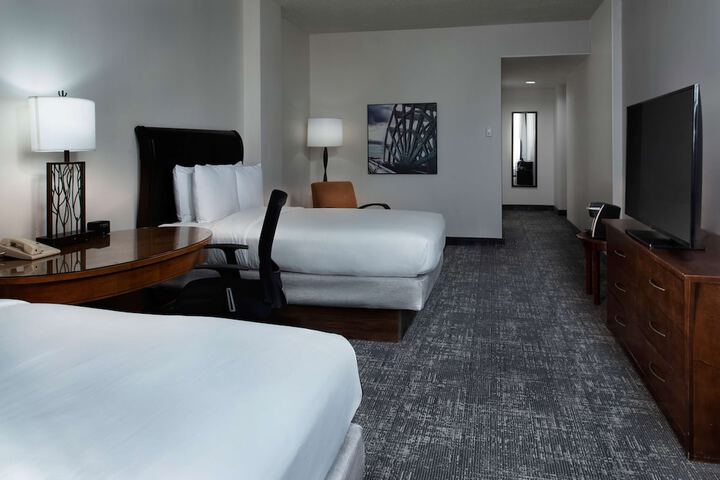 Room 8 of 32