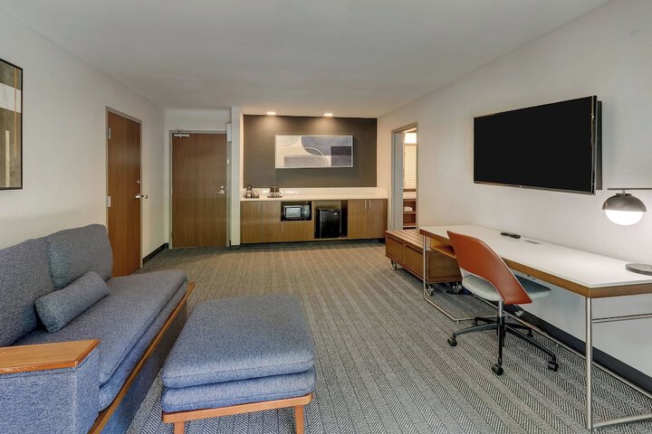 Room 13 of 39