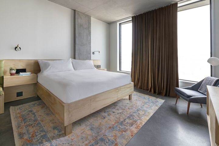 Room 16 of 60
