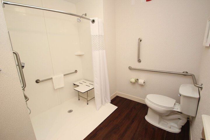 Room 43 of 60