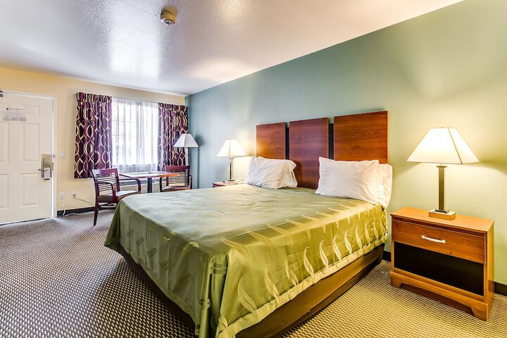 Room 12 of 17