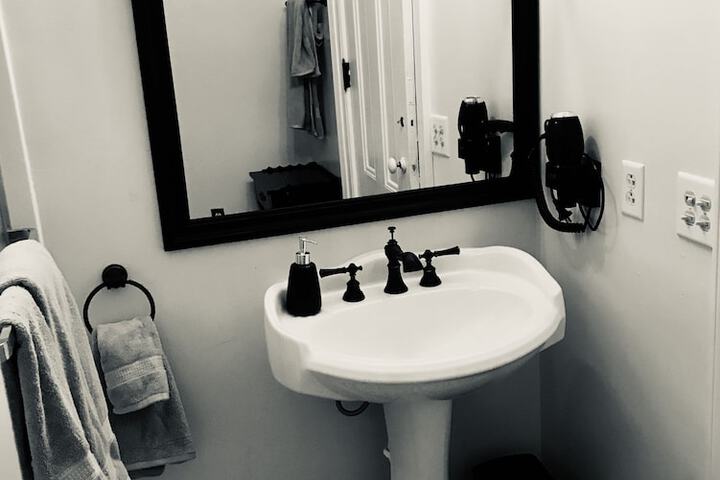 Room 72 of 83