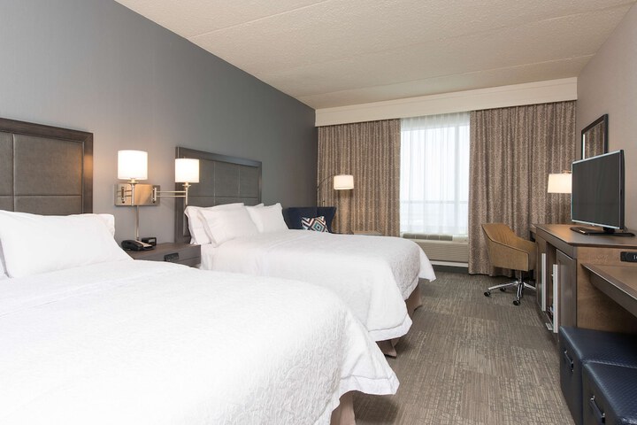 Hampton Inn & Suites Grand Rapids Downtown