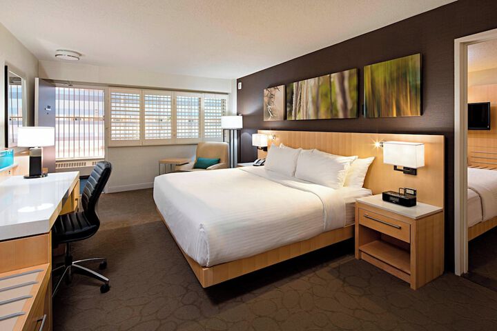 Room 21 of 77