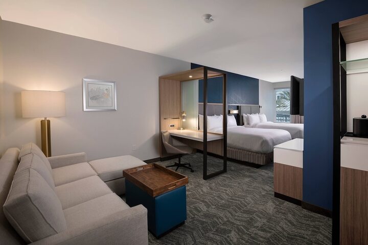Room 25 of 42