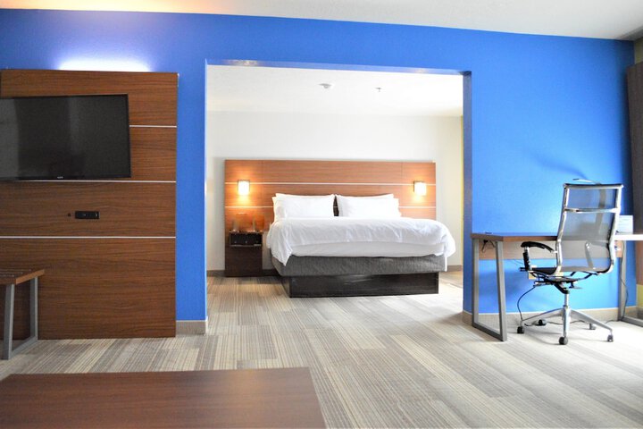 Room 25 of 53