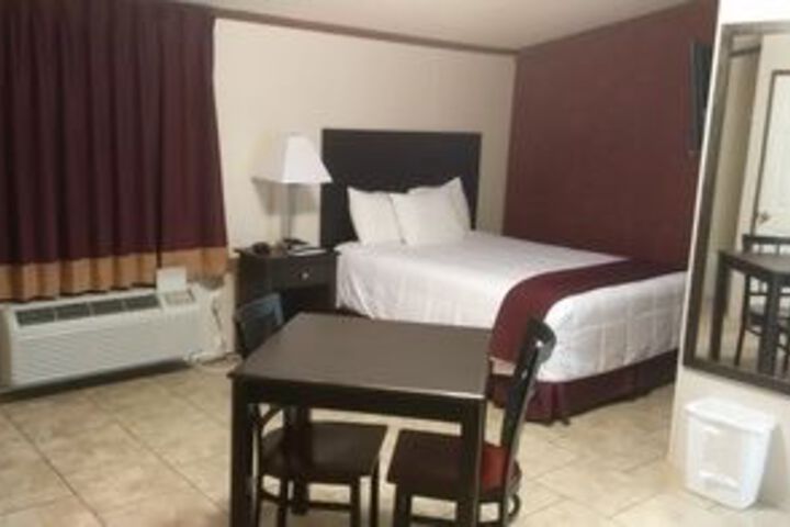 Eagle Inn & Suites