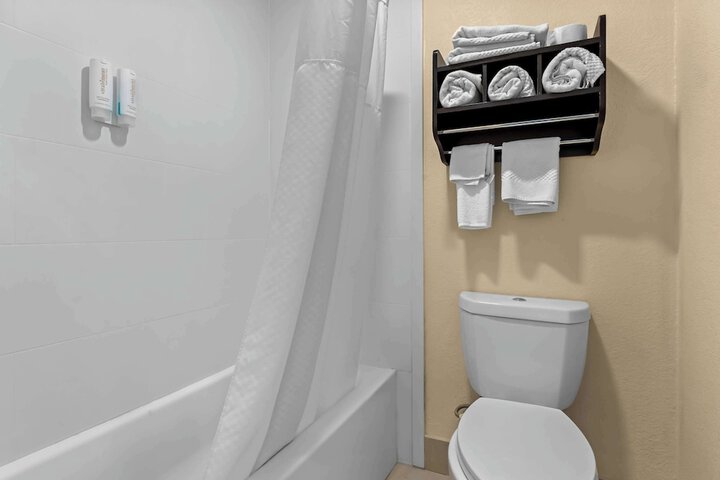 Econo Lodge Inn & Suites Santa Rosa