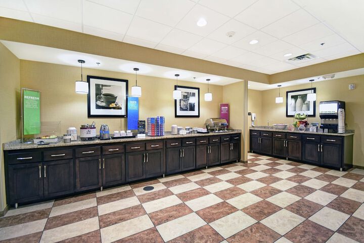 Hampton Inn & Suites Milwaukee / Franklin