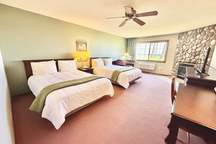 Horseshoe Bay Lodge