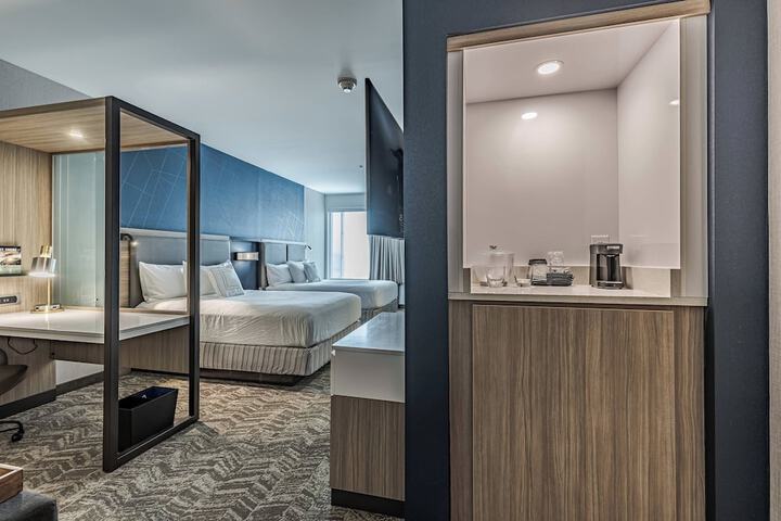 Room 14 of 22