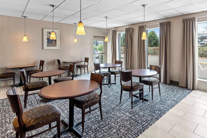 SureStay Hotel by Best Western SeaTac Airport North