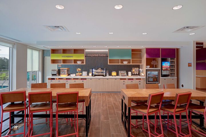 Breakfast/Coffee Service 38 of 46