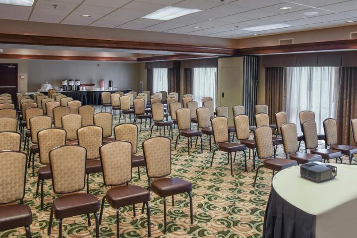 Hampton Inn & Suites Youngstown-Canfield