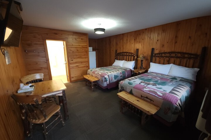 Room 5 of 9