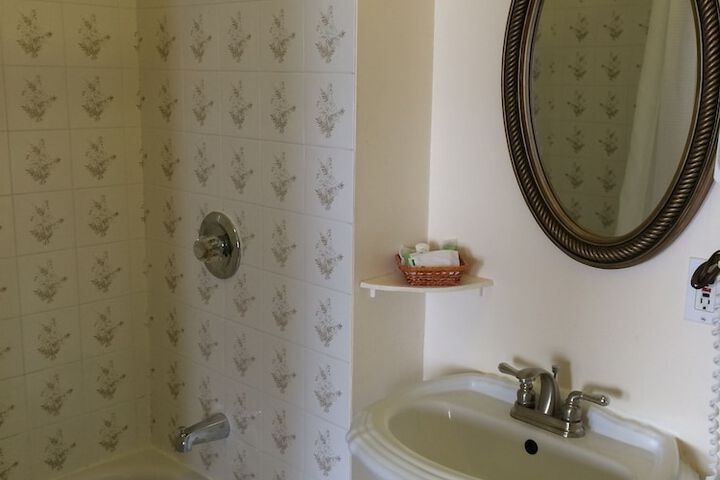 Room 42 of 64