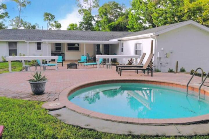 Cheerfull 4 / bed/ 3 Bath / pool / best Location