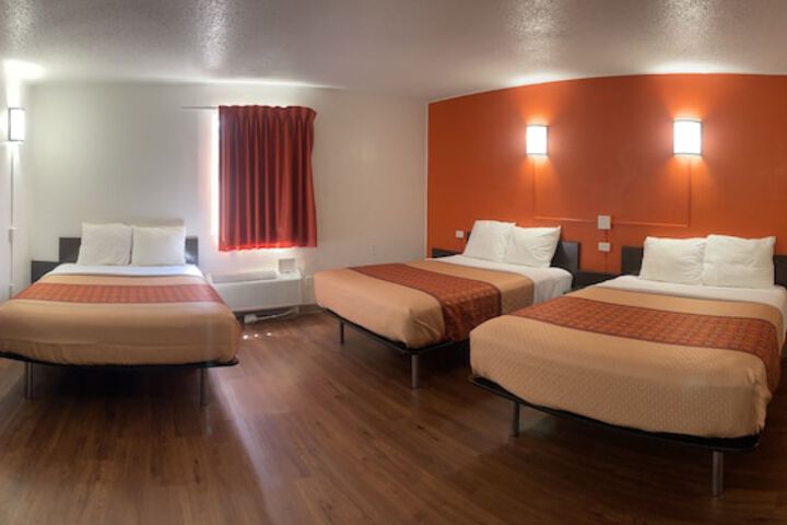 Room 23 of 30