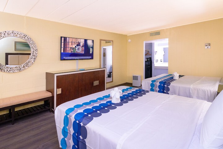 Room 10 of 13