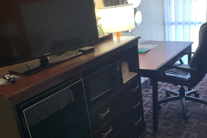 Room 9 of 18