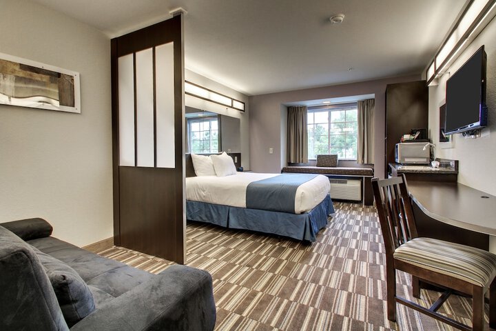 Room 4 of 37