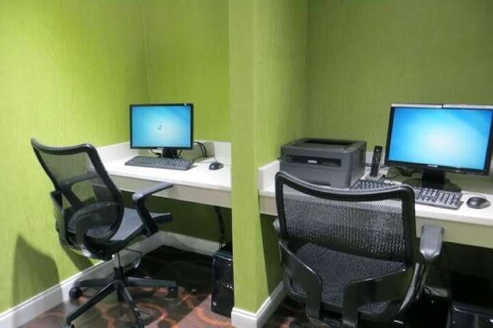 Business Center 21 of 22