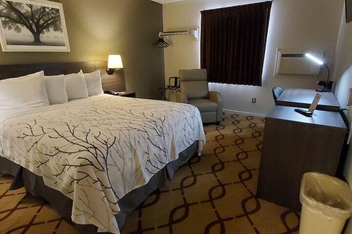 Room 17 of 43