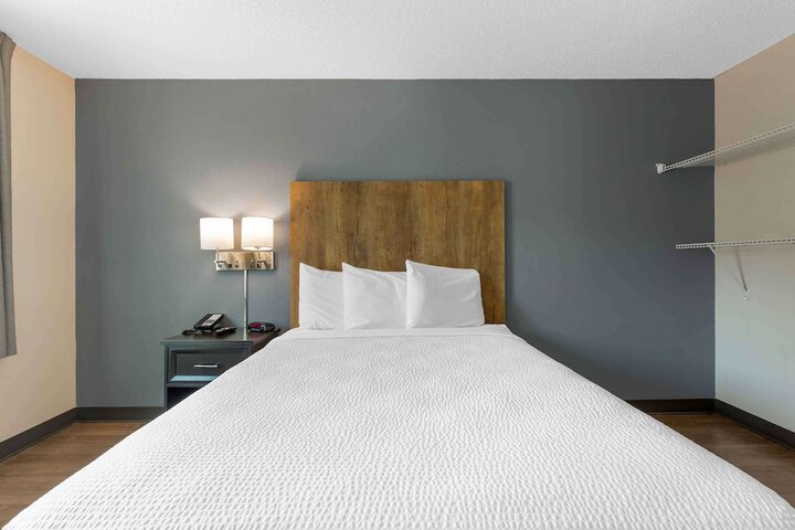 Room 30 of 33