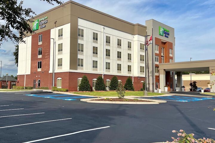Holiday Inn Express & Suites Tuscaloosa-University by IHG