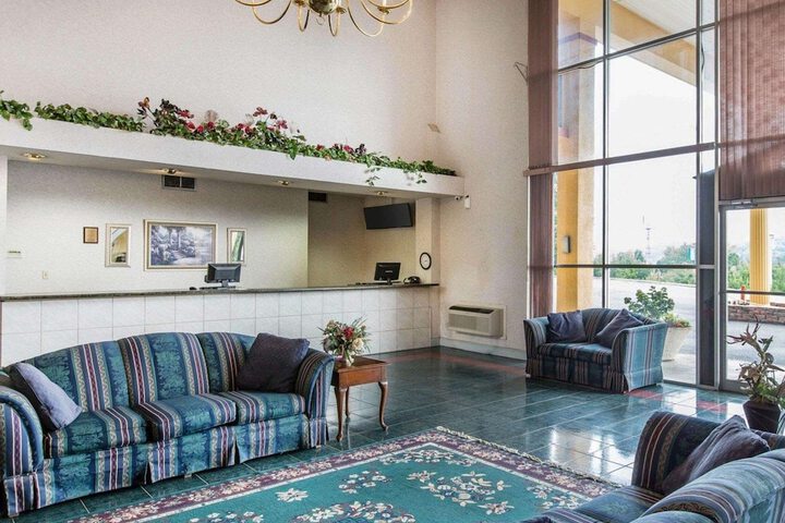 Econo Lodge Dalton West