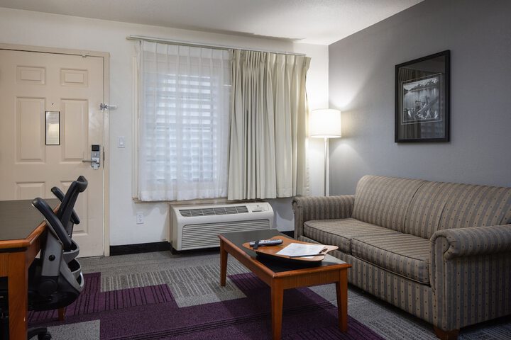 Room 21 of 35