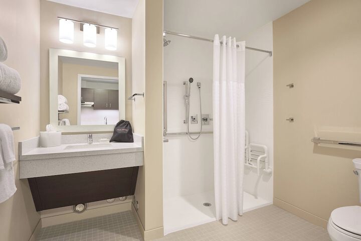 Room 17 of 25