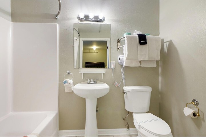 Room 42 of 149