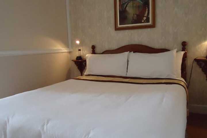 Room 25 of 71