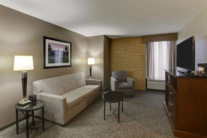 Room 19 of 41