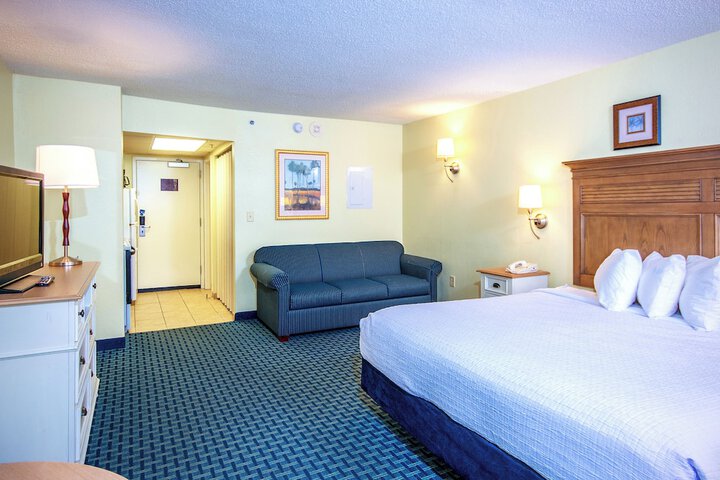 Room 107 of 273