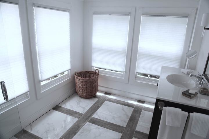 Room 4 of 17