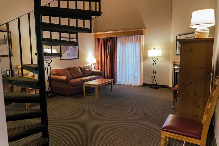 Room 37 of 65