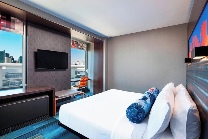 Room 10 of 40