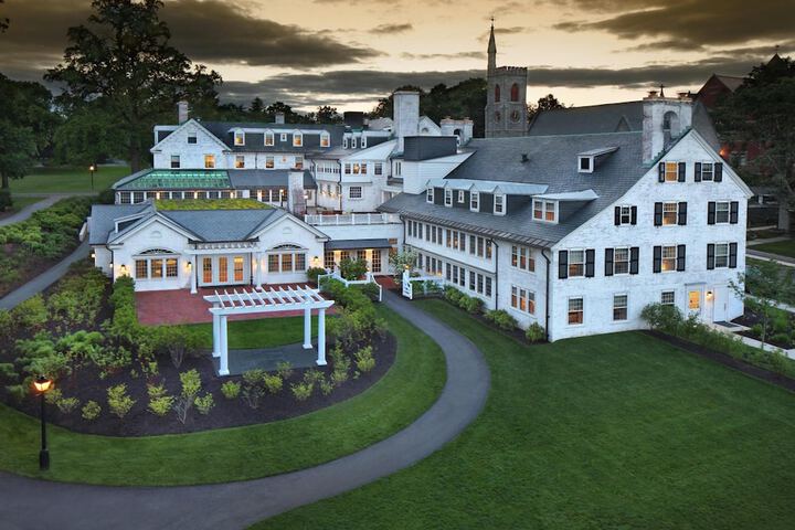Hotel 4 of 51