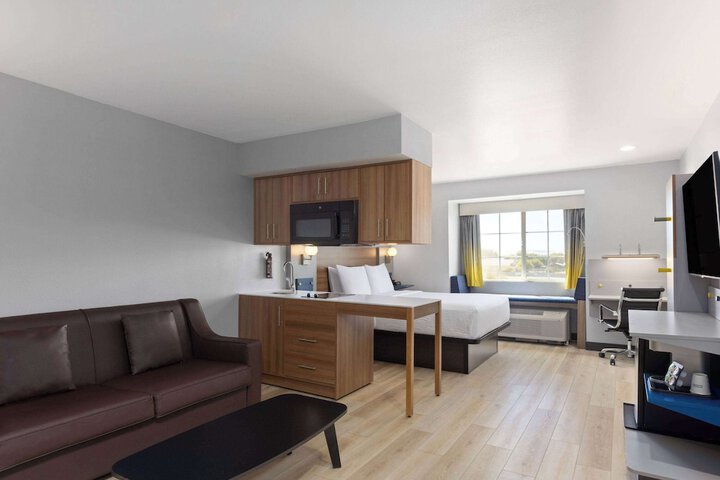 Microtel Inn & Suites by Wyndham Tracy
