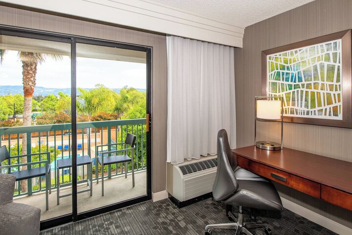 Courtyard by Marriott Oakland Airport